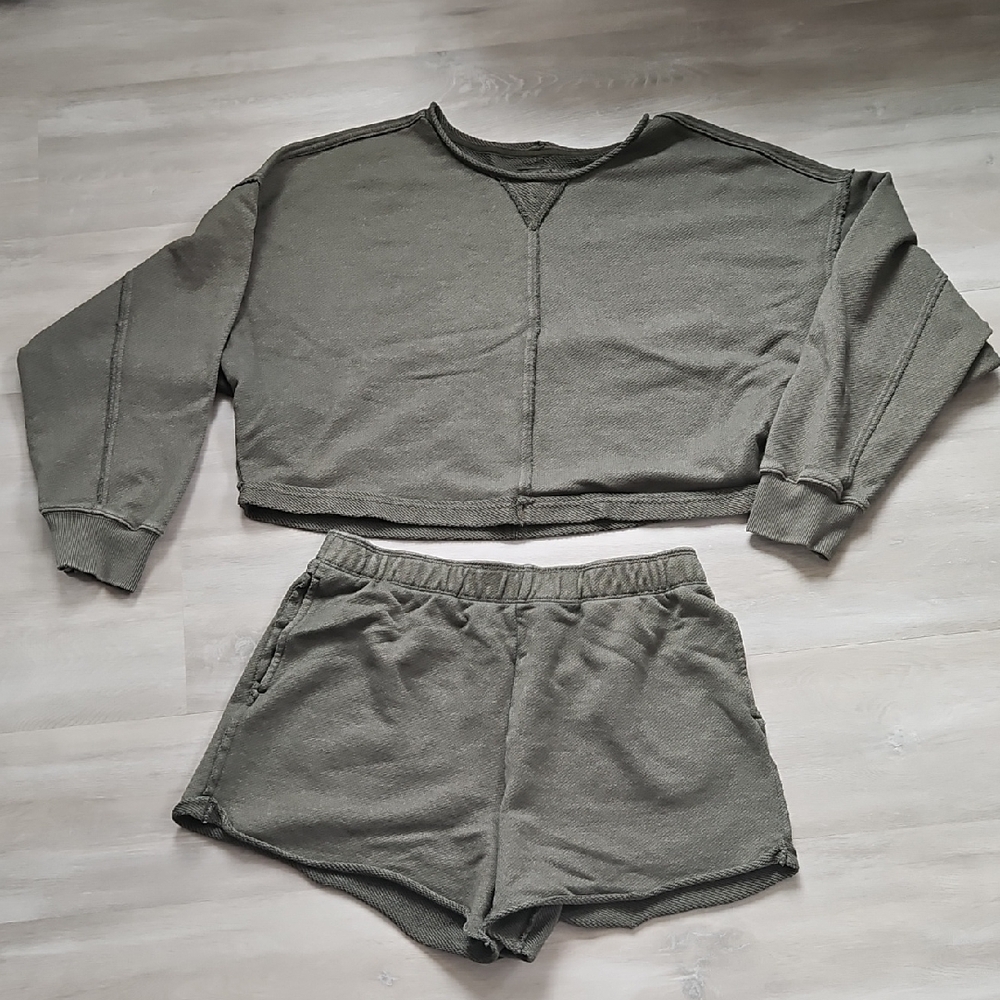 Olive Green Cropped Sweatshirt and Shorts Set